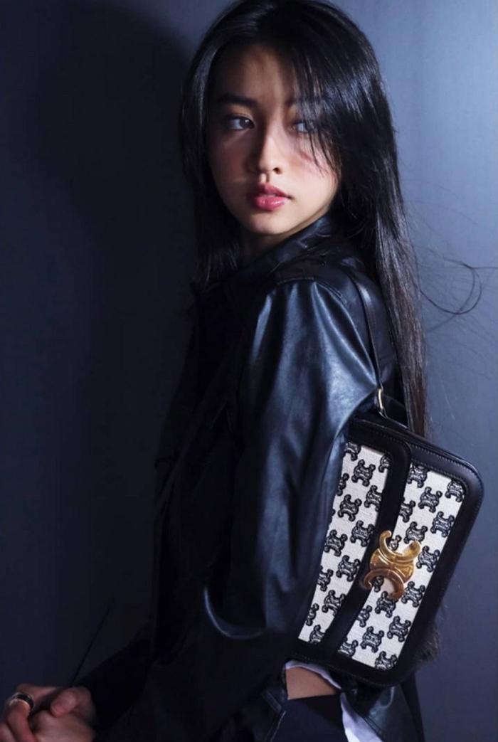 LISA與木村光希都迷戀的經典老花包款：TRIOMPHE EMBROIDERY高級織布系列