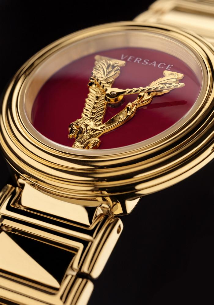 Versace 2021春夏腕錶突顯 Versace Virtus 主題，也增添一抹精緻質感