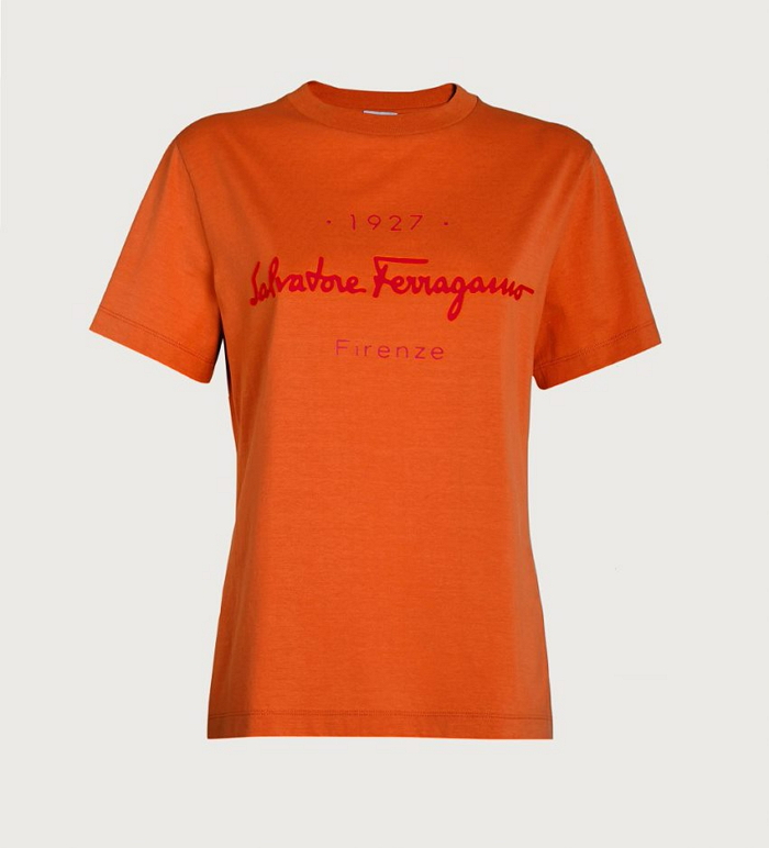 Salvatore Ferragamo推出全新Logo T-Shirt 舒適時尚風格劉雯、李荷妮爭相穿著